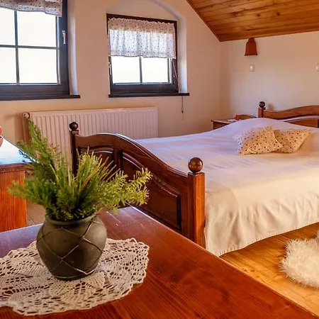 Tourist Farm Urska Alojamento de Turismo Rural