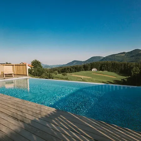 Tourist Farm Urska Alojamento de Turismo Rural