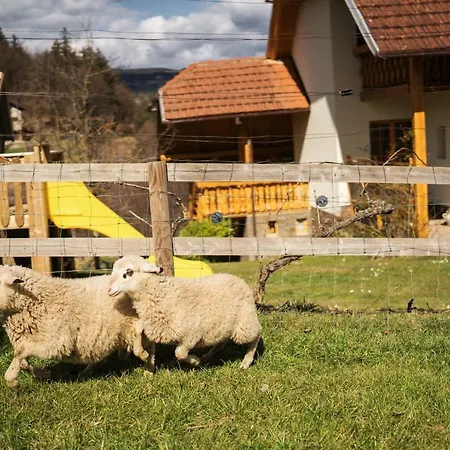 Tourist Farm Urska Alojamento de Turismo Rural